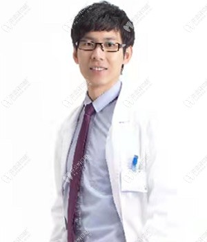 諾瓦口腔的陳飛院長