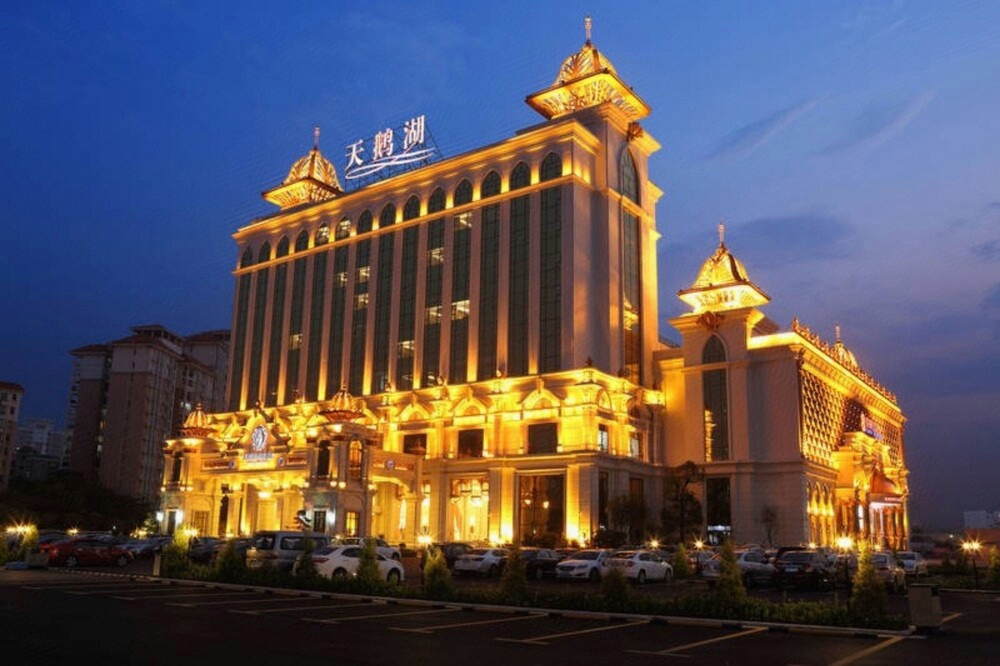 佛山天鵝湖酒店夜總會(huì)